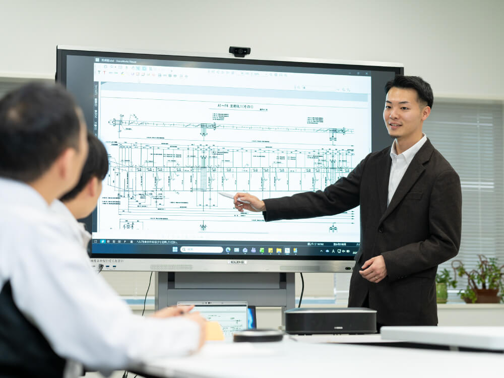 先輩紹介 2022年入社 鋼構造エンジニアリング本部 技術部 技術グループ