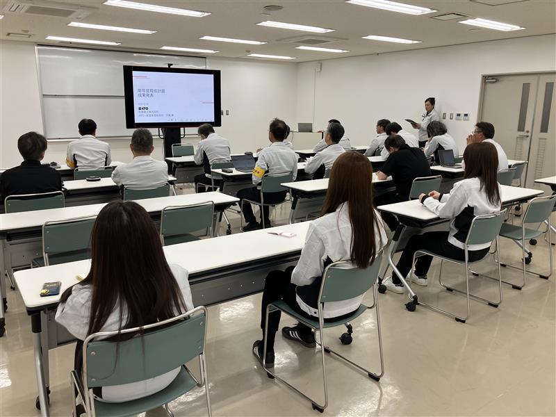 単年度育成成果報告会を行いました。
